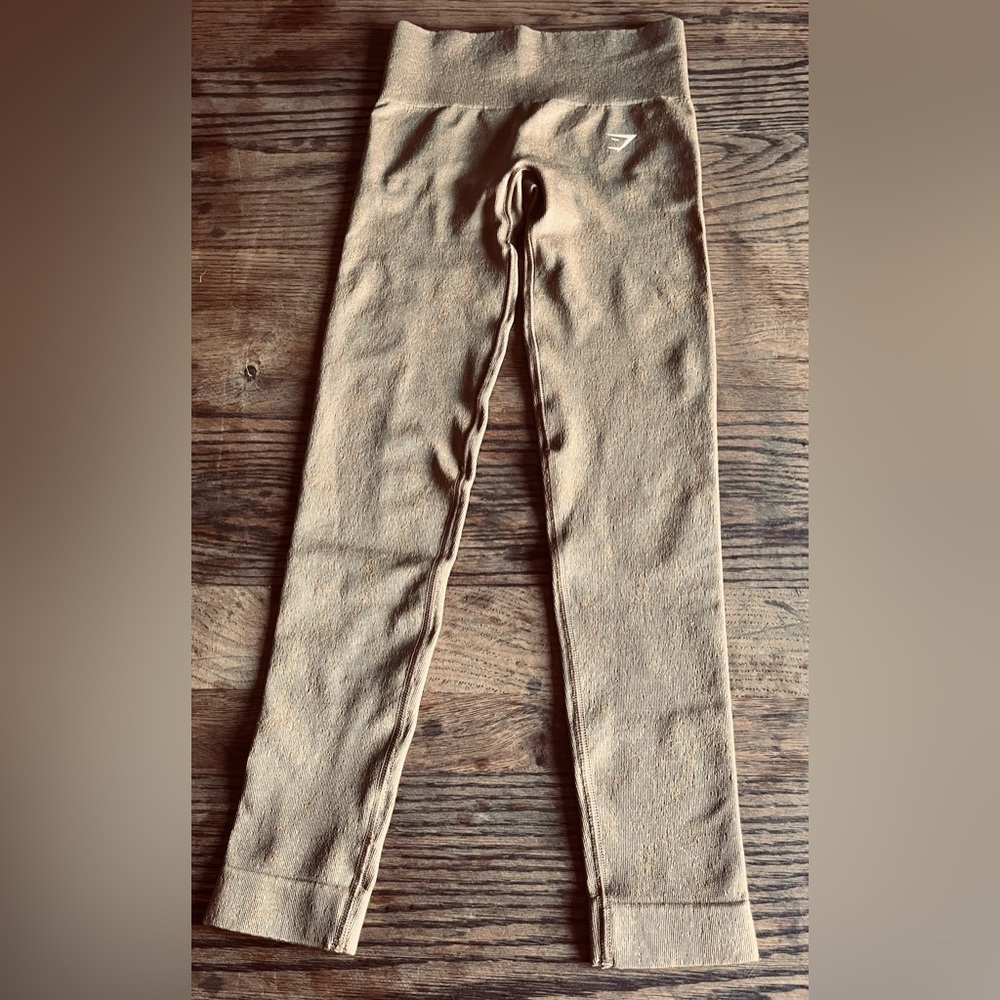 NWOT Gymshark Woman’s Gold/Brown Leggings w/ a Beautiful Shimmer!